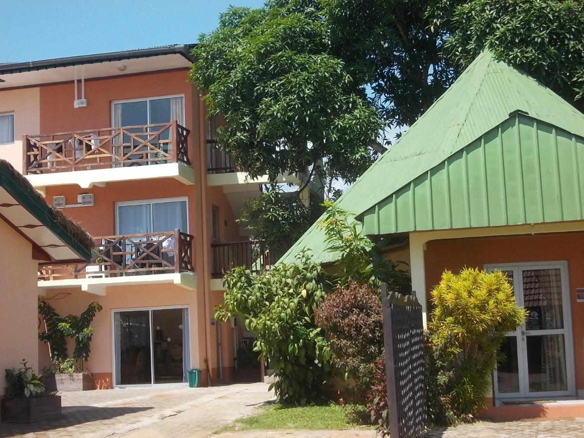 Hotel Restaurant Gites Kribi Buitenkant foto