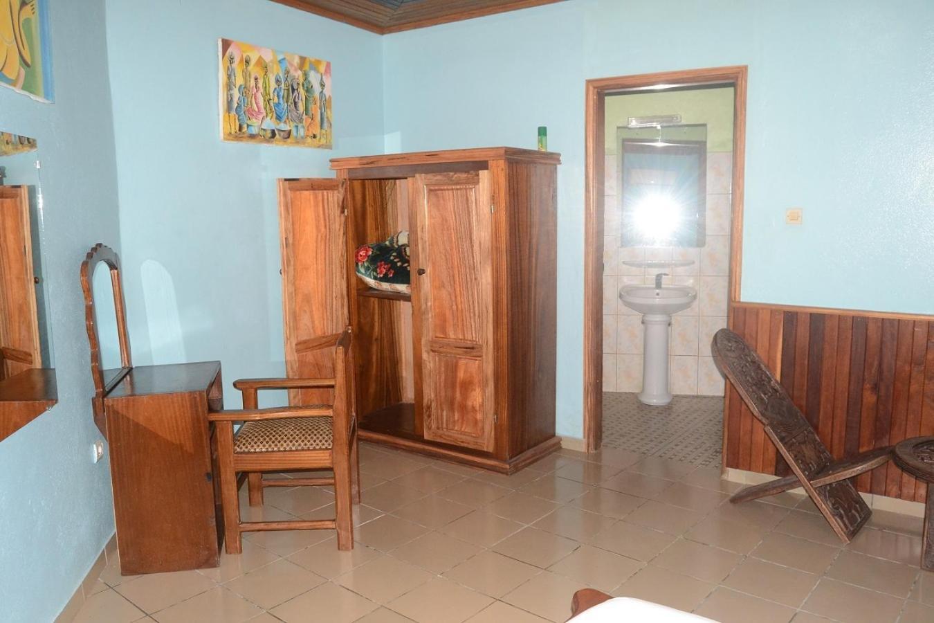 Hotel Restaurant Gites Kribi Buitenkant foto