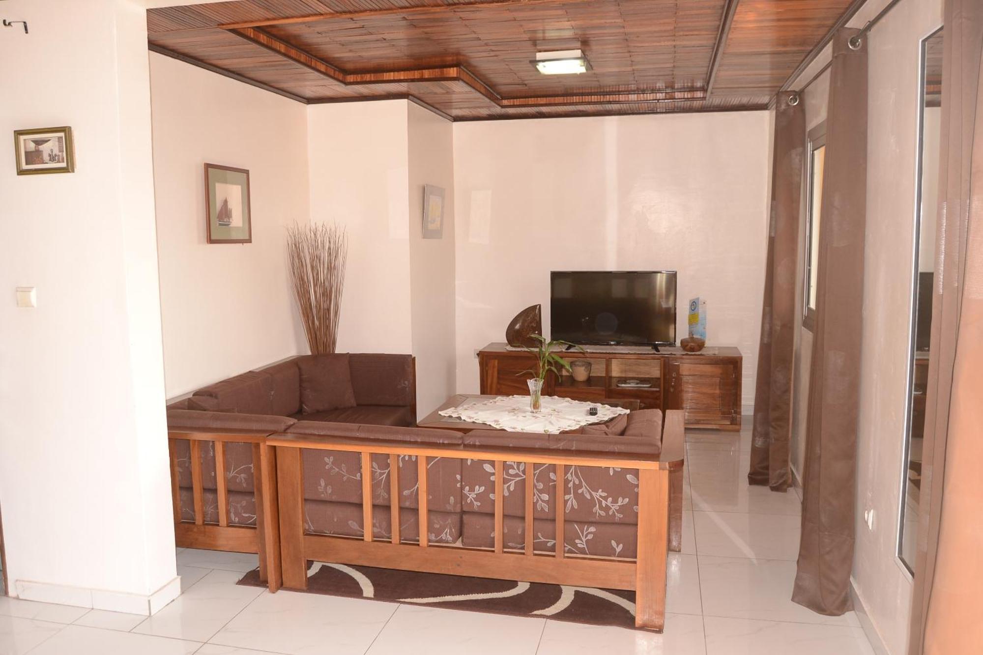 Hotel Restaurant Gites Kribi Buitenkant foto