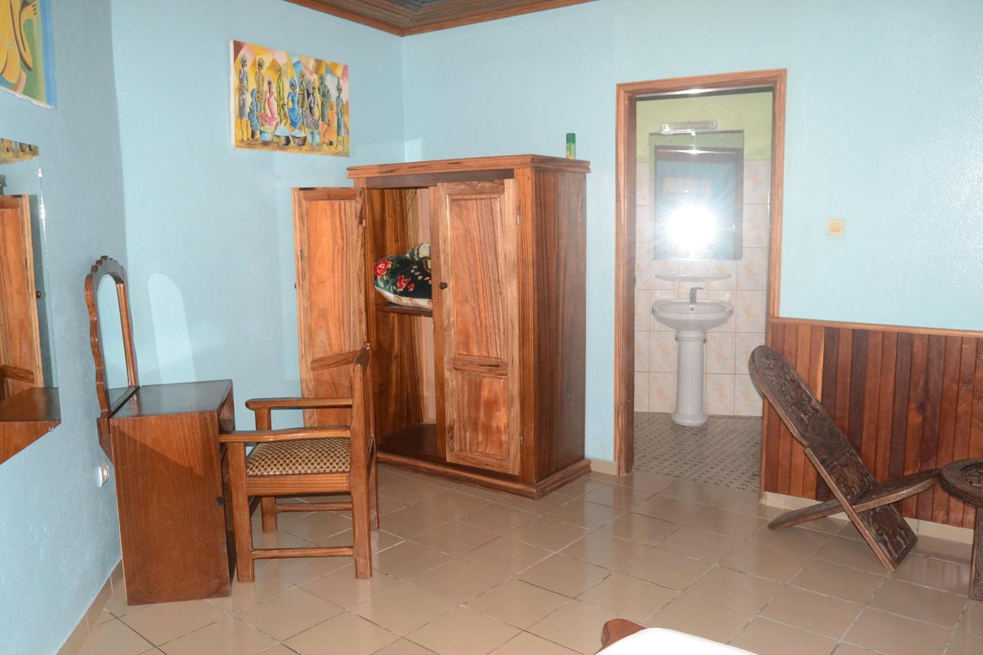 Hotel Restaurant Gites Kribi Buitenkant foto