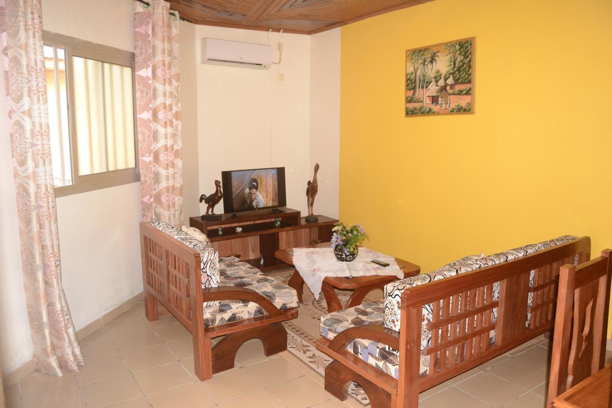 Hotel Restaurant Gites Kribi Buitenkant foto