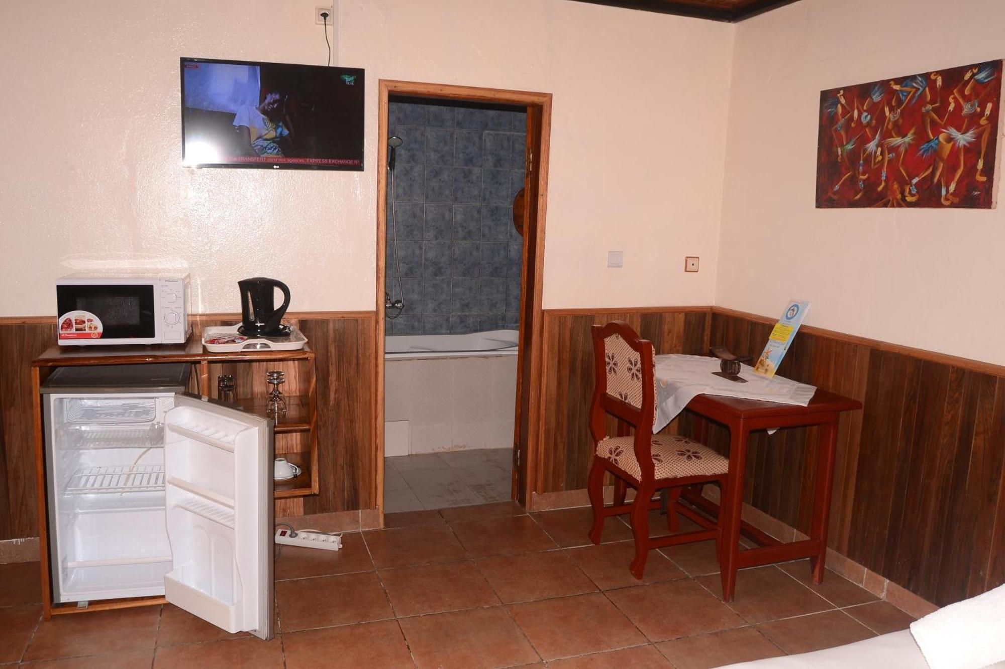 Hotel Restaurant Gites Kribi Buitenkant foto