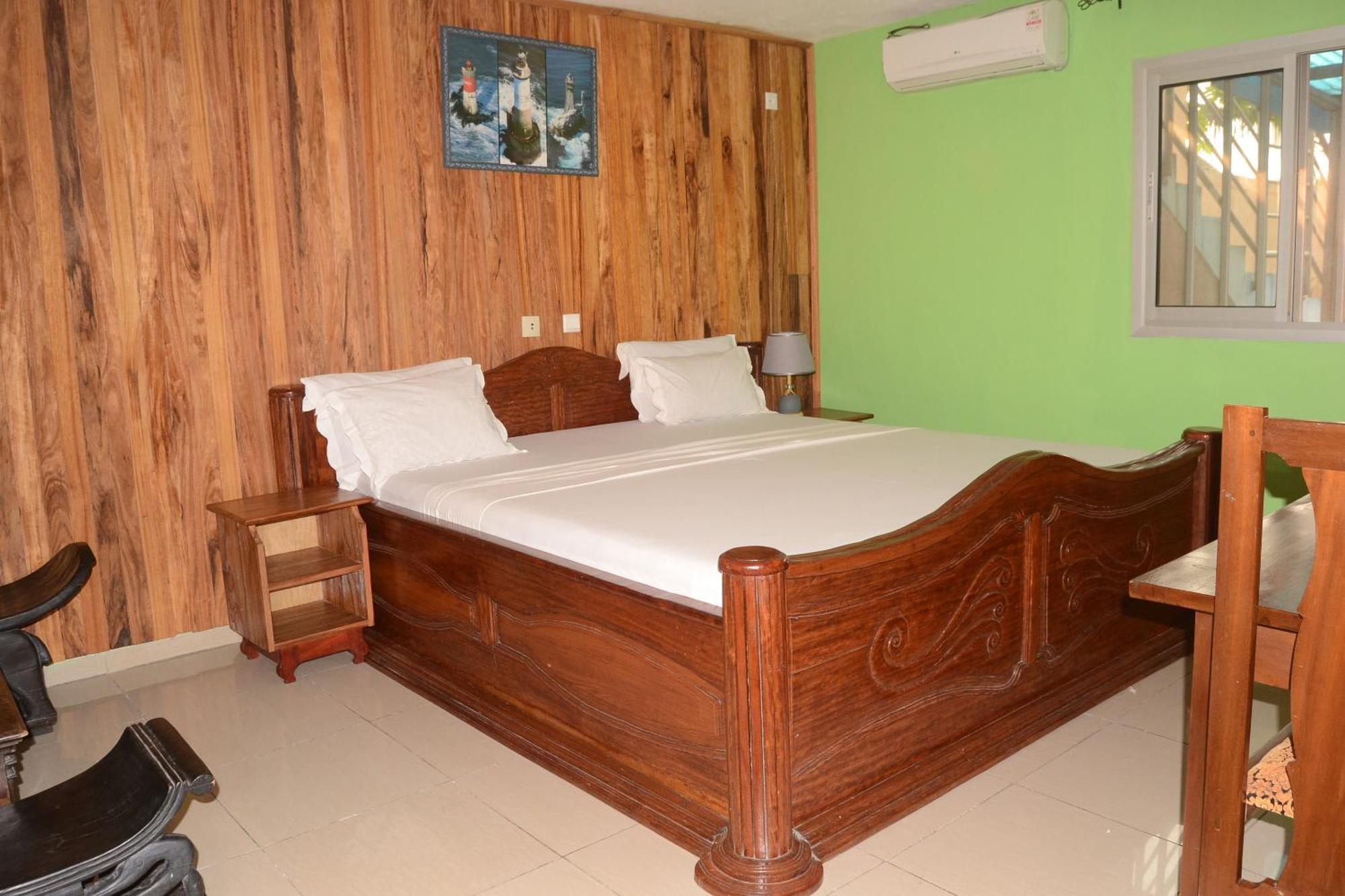Hotel Restaurant Gites Kribi Buitenkant foto
